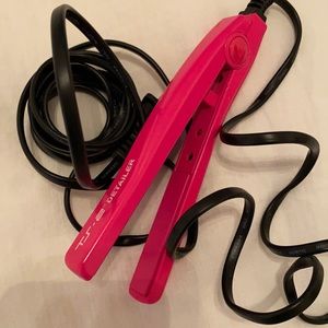 Mini Straightener - Detailer great for on the go